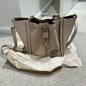Tory Burch Purse!!